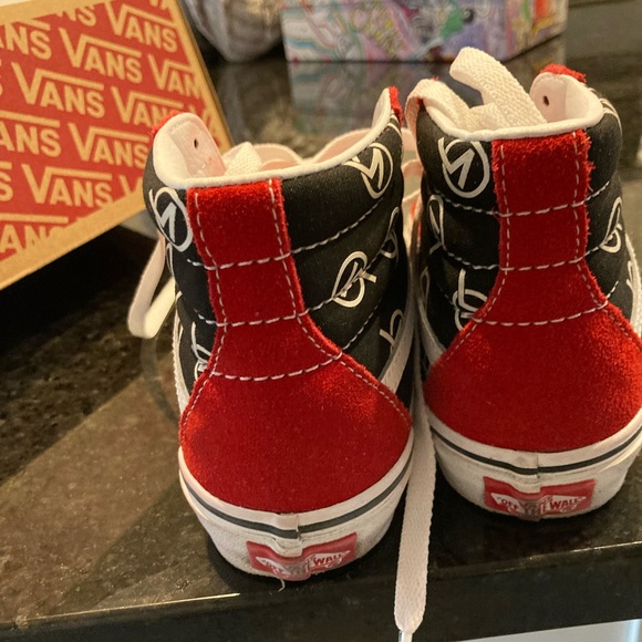 VANS - Picture 7 of 7